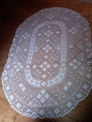  Traumhafte  geklöppelte Spitzentischdecke,  ca 190 x130 cm - Bild 1 von 4