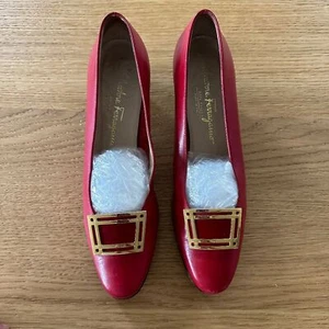 Bomba Salvatore Ferragamo Cuero Rojo Talla 8 A2 - Imagen 1 de 12