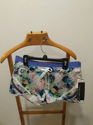 Pantalones cortos Jessica Simpson The Warm Up talla M Foto 1 de 3