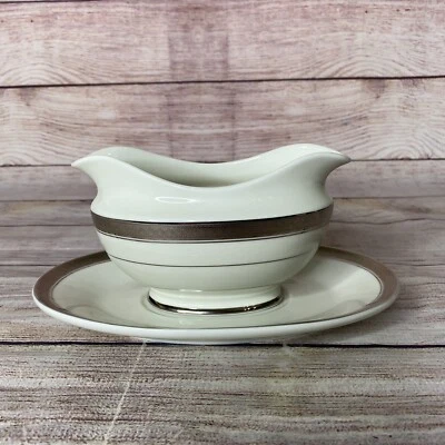 MIKASA~PALATIAL PLATINUM~L3235~Barco de molho (tigela de molho) com placa inferior - Imagem 1 de 4