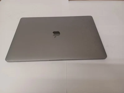 Apple MacBook Pro 15.4" A1707 2017 I7-7820HQ, 16GBRAM, 500GB SSD SCREEN ISSUE - Image 1 of 4