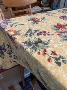 Tovaglia Panno Stampato 60x102” Immagini Frutta su Sfondo Giallo Screziato - Foto 1 di 6