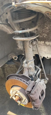 Toyota Yaris 2012-2014 gasolina - o/s-driver suspensión delantera pata completa 403 Foto 1 de 4