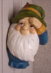 Garden Accent Gnome Pared Valla Cobertizo Colgador de Árbol NUEVO Color Azul Poliresina + - Imagen 1 de 4