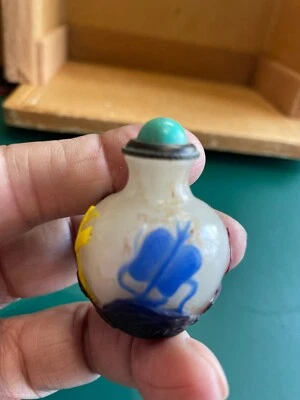 Hermosa botella de tabaco hecha a mano multicolor abanico/espada/palo con tapa turquesa Foto 1 de 4