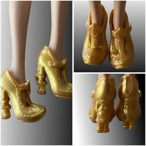Ever After High Way Too Wonderland Apple White Gold Knome Shoes - Picture 1 of 3