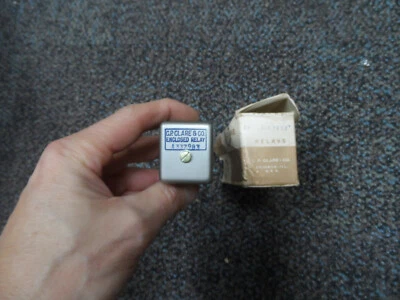 Vintage C.P. CLARE ENCLOSED RELAY A337983  8 PIN CP clare - Image 1 of 4