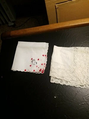  Vintage Desco Hankie e renda branca  - Imagem 1 de 4