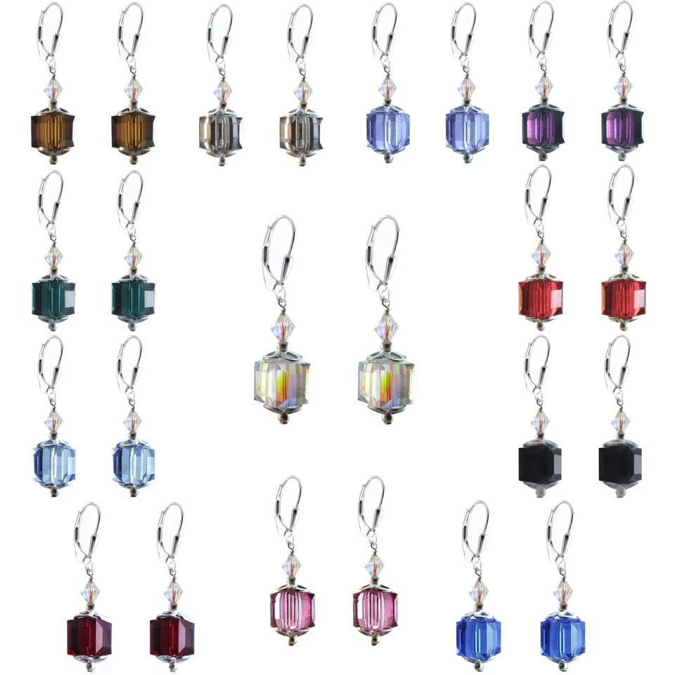 Pendientes cubo 8mm hechos con elementos de cristal .925 S. Tapas de flores de plata. Foto 1 de 1