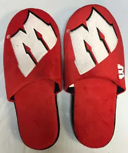 Wisconsin Badgers FOCO NCAA Men's Big Logo Team Color Slippers Small 7-8 - Picture 1 of 3