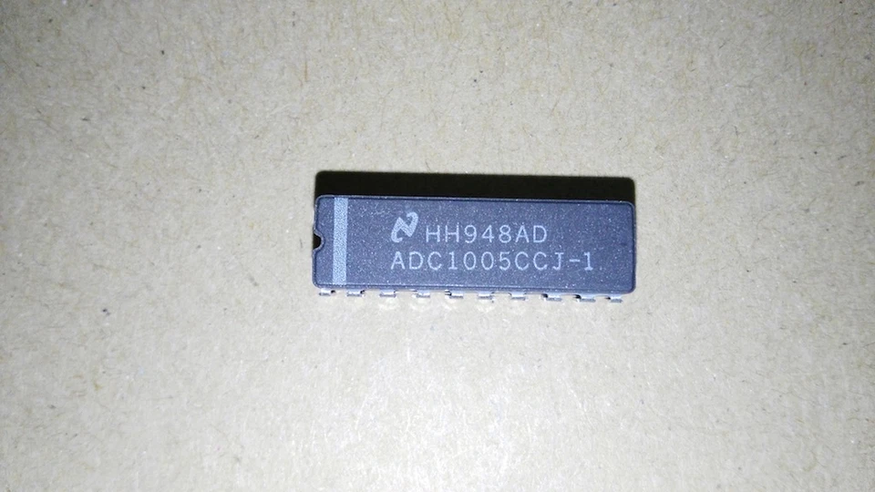 NSC ADC1005CCJ-1 10-BIT P Compatible A/D Converter CDIP20 X 5PCS NEW - Image 1 of 3