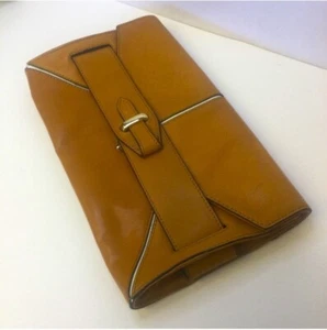 POUR LA VICTOIRE ENVELOPE CLUTCH LEATHER EUC - Picture 1 of 10
