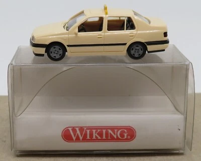Micro WIKING Ho 1/87 Volkswagen Vento Crema Taxi #1490718 IN Box - Immagine 1 di 4