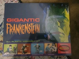 Moebius Universal Monsters Gigantic Frankenstein Plastic Model Kit 2008 Sealed - Picture 1 of 5