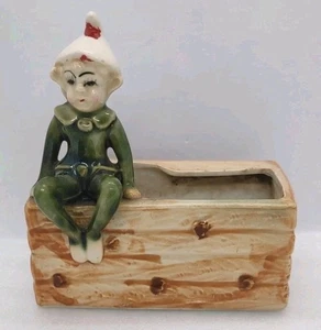 Vintage Ceramic Green Pixie Elf Sitting on Planter 4.5" X 2.5" X 5" - Picture 1 of 14