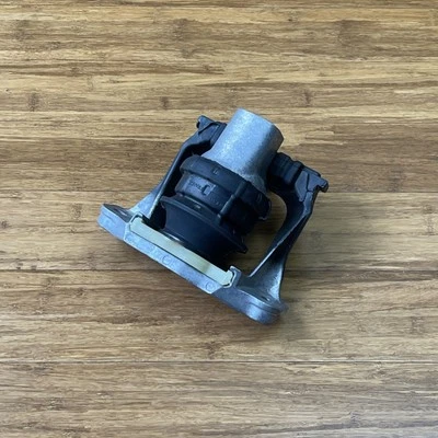 2022-2025 Volvo S60 Front Right Engine Motor Mount Support Bracket OEM - Image 1 of 4