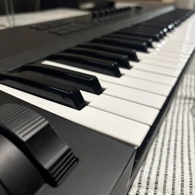 Native Instruments Komplete Kontrol A61 Controller Keyboard - Image 1 of 2