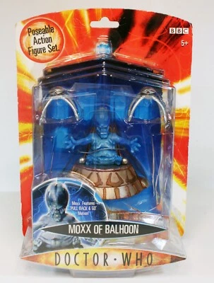 BBC 2004 DOCTOR WHO 'MOXX OF BALHOON' POSEABLE ACTION FIGURE SET NEW ON CARD - Image 1 of 2