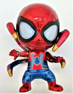 Spider-Man - Spiderman Figur Surprised (Füßeständer, LED Augen, & Batterien) - Bild 1 von 4