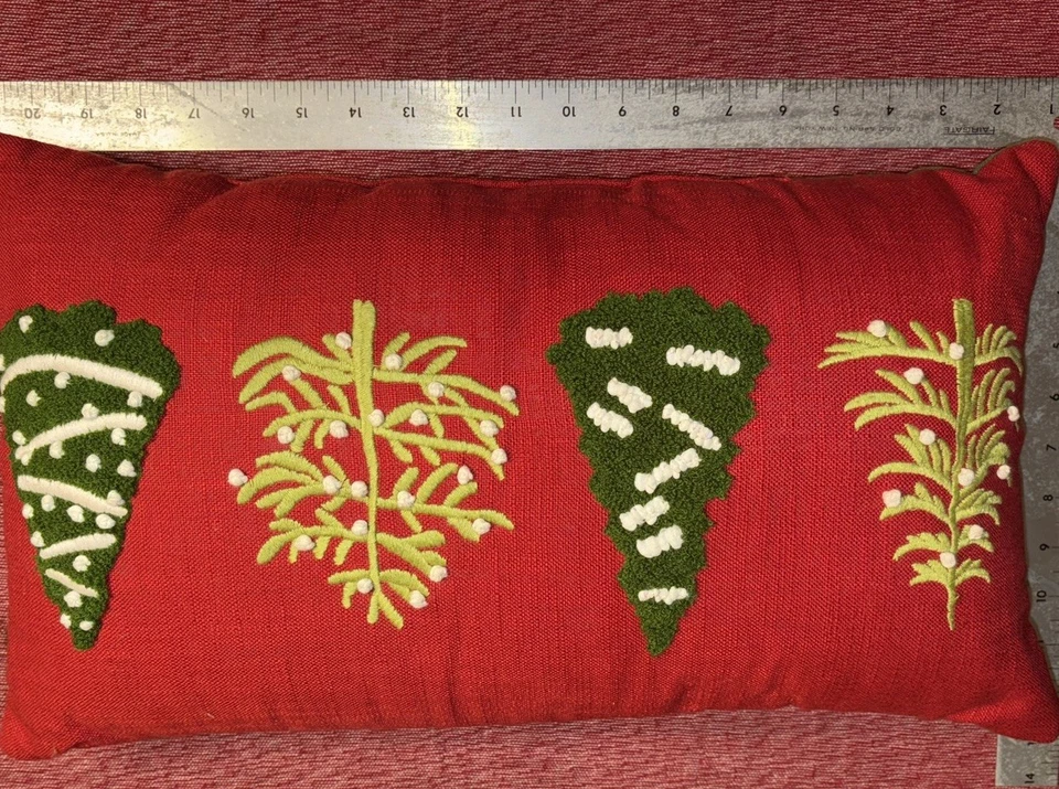 Threshold TM Bordado Árbol Lumbar Navidad Almohada Roja Decoración del Hogar Foto 1 de 4