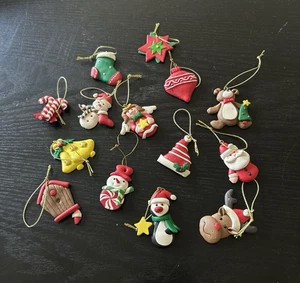 Posten 14 Miniatur Christbaumschmuck Verschiedenes PVC Gummi ca. 1,5” - 2” lang - Bild 1 von 5