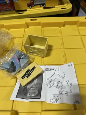 2006 Marvel Heroes Figure Factory SPIDERMAN on Tower ToyBiz H87 #1 - Image 1 of 2