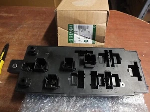 New Genuine Land Rover Discovery 5 passenger Fuse relay box LR172494 JLR4 - Bild 1 von 6