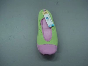 NWT Women's June & Daisy Cotton Slippers Bedroom Shoes Size S/M 1 Pair #175D - Picture 1 of 1