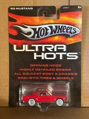 Hot Wheels Ultra Hots "Ford Mustang 65" en rojo con neumáticos Whitewall Foto 1 de 2