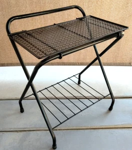 VINTAGE 1950'S MID CENTURY METAL MESH TOP TV PHONOGRAPH STAND PATIO SIDE TABLE - Picture 1 of 8