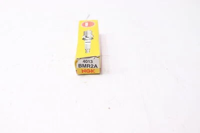 Bujía estándar NGK 4013  Foto 1 de 2