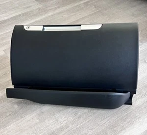 2000-2006 Audi TT COUPE Glove Box BLACK MK1 8N1-880-302-A QUATTRO TRIM NICE 🔥 - Bild 1 von 16