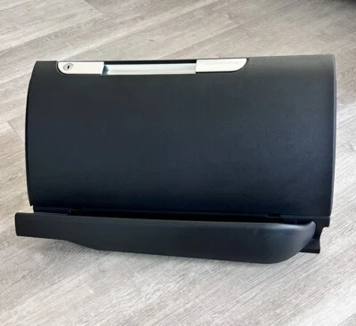 Guantera Audi TT 2000-2006 CUPÉ NEGRA MK1 8N1-880-302-A QUATTRO MOLDURA BONITA 🔥 Foto 1 de 4