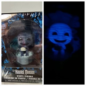 Funko Disney La Mansión Embrujada Mini Momia en un Barco Brillo Brilla en la Oscuridad - Imagen 1 de 5
