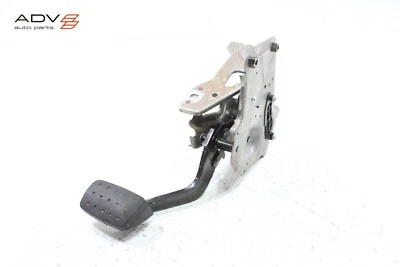 2020 - 2021 CHEVROLET TRAVERSE BRAKE STOP PEDAL W/ BRACKET OEM - Image 1 of 4