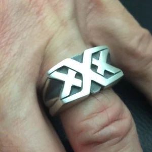 ANILLO TRIPLE X DE PLATA ESTERLINA MJG. VIN DIESEL. COMIC CON. XXX. MOTOCICLISTA. Talla 10 - Imagen 1 de 6