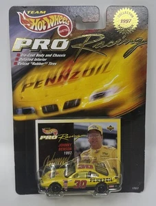 Hot Wheels 1997 Pro Racing Johnny Benson #30 Pennzoil 1/64 NASCAR diecast - Picture 1 of 2