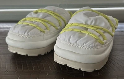 Zapatillas UGG Spaceslider Tech Slide Talla 8 Blanco 1143951 Puffer Furry Neon Foto 1 de 4