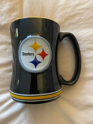 CANECA DE CAFÉ PITTSBURGH STEELERS 2015 MARCAS BOELTER CERÂMICA PRETA E DOURADA - Imagem 1 de 4