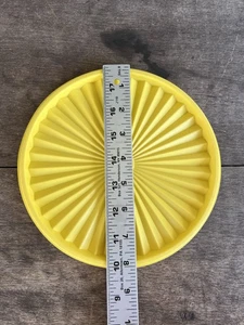 Vintage Tupperware Starburst Push Button Replacement Yellow 8" Lid 1205-10 - Picture 1 of 8