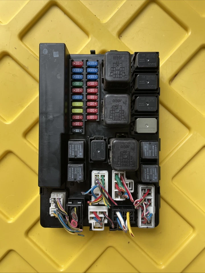 03-04 Nissan Murano Fuse Box Relay Control Module Unit  284B7-CA000 OEM - Image 1 of 4