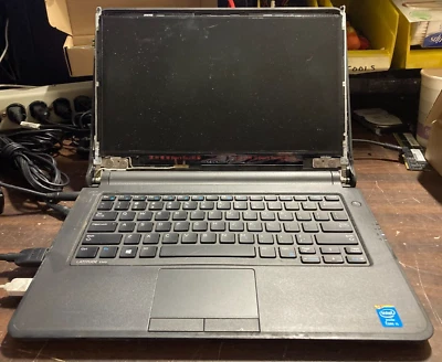 Portátiles Dell Latitude 3340 con i5-4200U, 4 GB de RAM, 13,3" para repuestos y reparación Foto 1 de 4