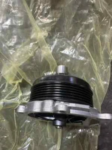New Genuine Mercedes A6512001902 Coolant water pump vito sprinter W906 W639 - Picture 1 of 3