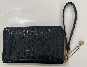 BIG BUDDHA WRISTLET ~CLUTCH~WALLET BLUE FAUX ALLIGATOR~ZIP CLOSURE - Picture 1 of 8