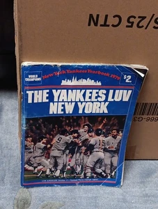 1979 NEW YORK YANKEES ORIGINAL EDITION YEARBOOK - Picture 1 of 2