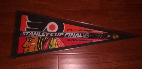 2010 FLYERS vs BLACKHAWKS DUELING STANLEY CUP PENNANT Cover