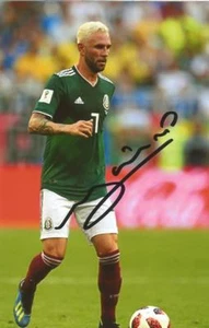 MÉXICO Y VILLARREAL: MIGUEL LAYUN FIRMADA 6x4 FOTO DE ACCIÓN + CERTIFICADO DE AUTENTICIDAD - Imagen 1 de 1