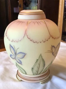 Fenton Burmese ginger jar "Connoisseur Collection" 12 family signed & numbered - Picture 1 of 5