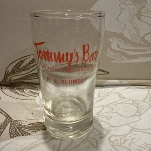 Tommy’s Bar Chisholm, Minn. MN Vintage Small Glass Rare - Picture 1 of 6