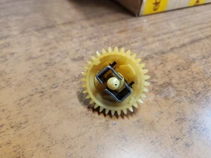 5hp Briggs & Stratton Model 130292 Governor Gear 297656 - Picture 1 of 5